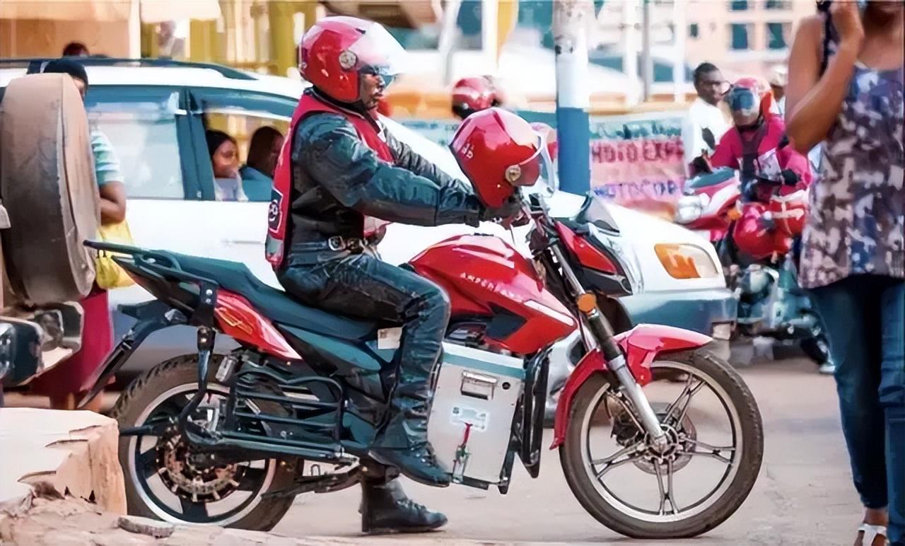 共享電動摩托車